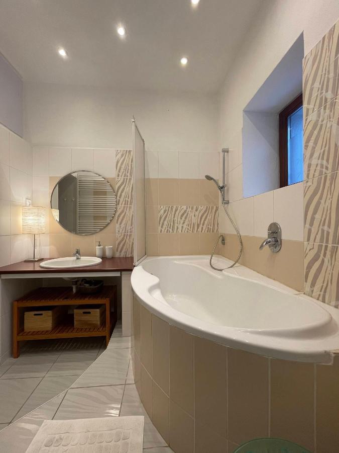Na Pekarne Apartment เชเลซนารูดา ภายนอก รูปภาพ